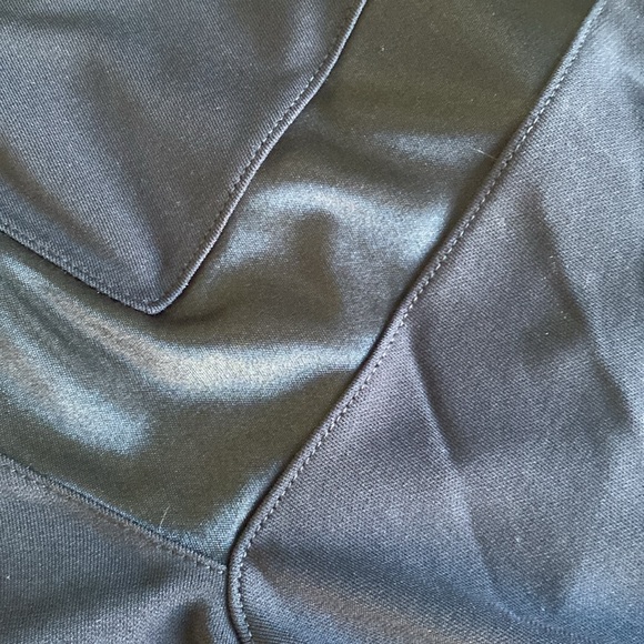 Black flows pencil skirt Express size small - Picture 3 of 7